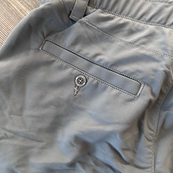 Under Armour Men Gray Golf Shorts UA Performance Stretch Flat Front Size 30 - Picture 6 of 6